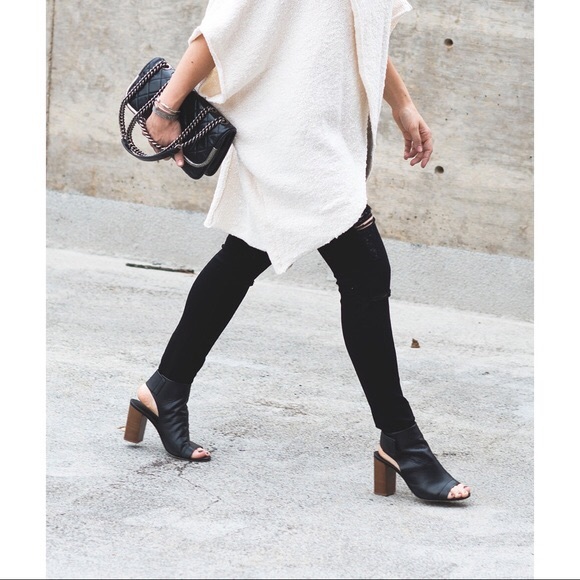 VINCE - Faye Open Toe Heeled Boots - Picture 5 of 5